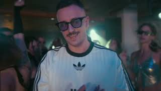 Das Video zu 'JAGODA' (jetzt ansehen) Das Video zu 'JAGODA' (jetzt ansehen)