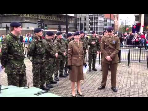 British Army Soldiers Flashmob Gangnam Style!!!!