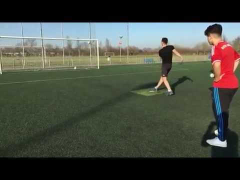 Orkun laat zien hoe je een penalty moet nemen! (VV Hoogezand JO19)