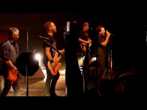 Pearl Jam - Push Me, Pull Me - Milwaukee (October 20, 2014) (4K)