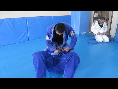 竹チャンプの三角締め【千葉県・格闘技道場】