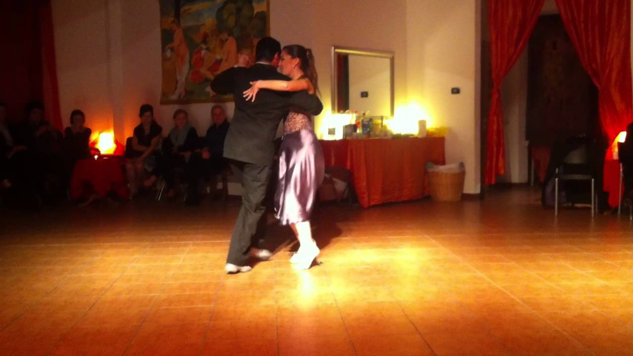 Malvina Gili y Sebastián Zánchez - Milonga - in Tangueria 2011 (3)