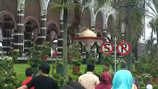 preview picture of video 'di masjid.kubah emas Depok 7 keajaiban dunia'
