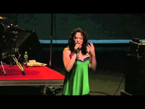 Luisa Maita at ¡Globalquerque! (Friday Clip 1)