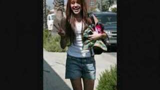Miley Cyrus - Don't Walk Away