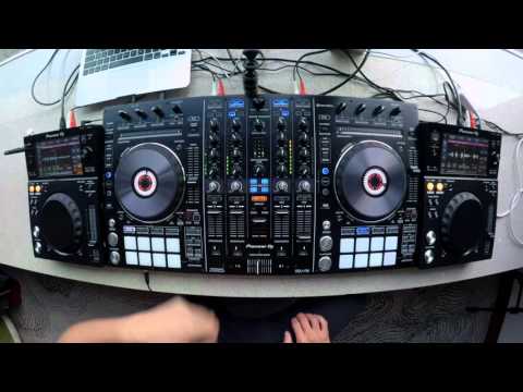 DJ Ravine's stupidly quick DDJ-RX vs XDJ-700 mix