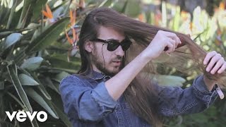 Miss Honolulu Lyrics English Translation