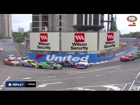 Start Crash Race 2 | V8 Utes - Gold Coast 2015