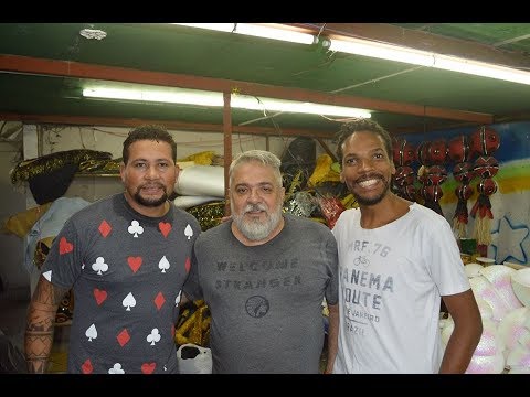 Barracão Unidos do Peruche Carnaval 2018 - Grito de Carnaval