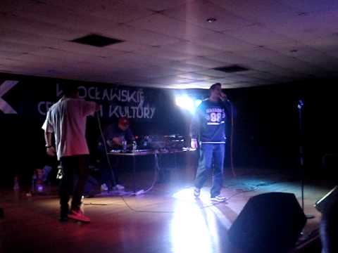 3czwarte sukcesu & Dj Gronek - Powrócić [live] 18.11.2011