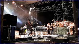 Julie Zenatti et Chimène Badi   Mustapha Valras Plage HD