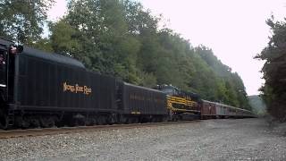 preview picture of video 'Nickle Plate Berkshire Steam Locomotive 2-8-4 comes westbound through Manor on the Pittsburgh line'