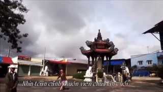 preview picture of video 'Chùa Linh Phước (chùa Ve Chai) Trại Mát TP Đà Lạt Lâm Đồng. 2013'