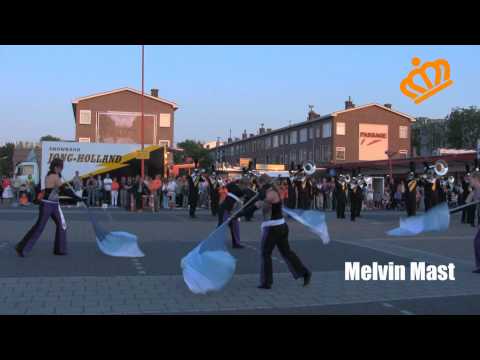 Koninginnedag 2011 Zwijndrecht Us cars Braderie Taptoe Wagenveld Showband Jong Holland  Vuurwerk