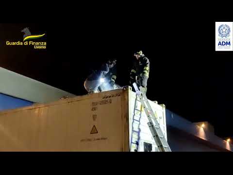 Livorno, sequestrati 158 chili di cocaina in porto  Avrebbero reso 40 milioni di euro