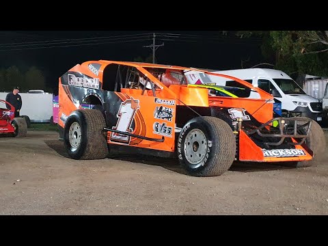 Victorian V8 Dirt Modifieds.   A night with Hickson Motorsport