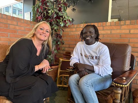 Video 1157 Sofaprat med Grace Bullen