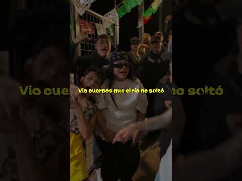 NO VENÍA HUYENDO 🌵💀 Santa Fe Klan ft. Realidad de Frontera 🔥Así se Vive México #shorts #viral #rap