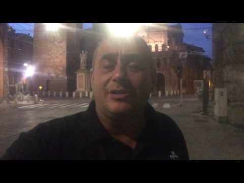 Le Due Torri e la notte di Bologna