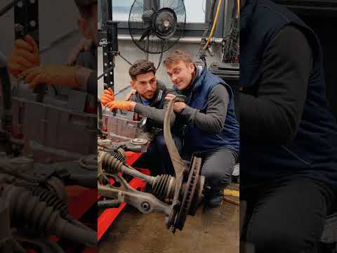 Tu la ce mașină preferi să lucrezi? ⚙️✨