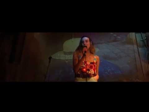 Le bionde e la grammatica (combatteremo il maschilismo con il sexy congiuntivo)