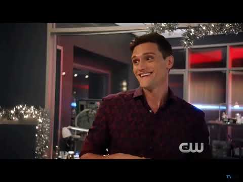The flash 4x09 deleted scene- interrupted honeymoon
