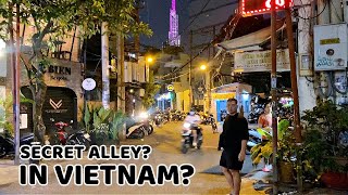 MUST VISIT BAR HOPPING ALLEY IN HO CHI MINH, VIETNAM!