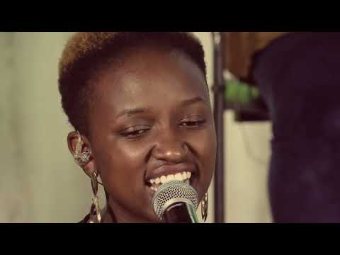 Mwingine Kama Wewe - Varkeize Motema ft. Millicent Kamau