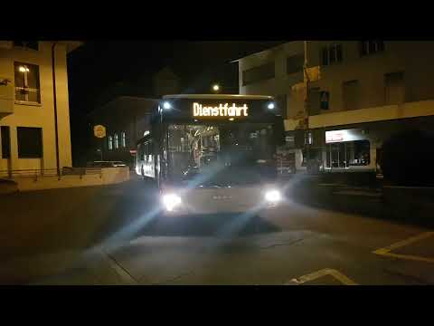Ankunft eines MAN Gelenkbus Postautos in Hochdorf, Bahnhof.