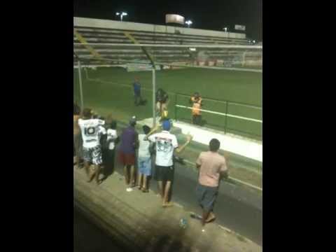 ASA 2 X 3 Ceará - Léo gamalho atacante do Ceará presenteia bermuda ao torcedor do ASA