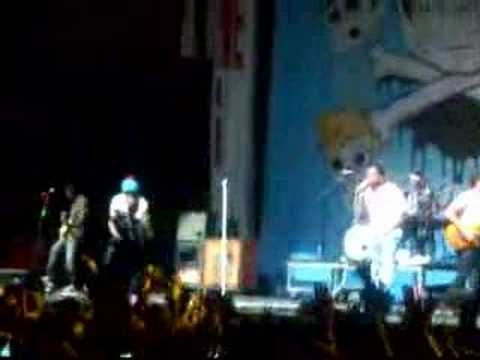 Clothes Off! (live) gym class heroes & patrick stump