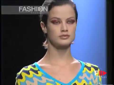 "Versus" Spring Summer 1997 Milan 2 of 3 pret a porter woman by FashionChannel
