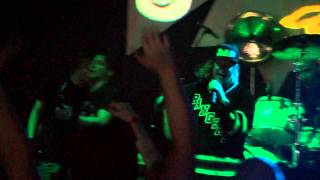 Dog Eat Dog - Pull my Finger @ Colectiv