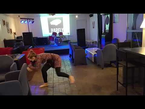 FLY- La danza non si ferma: danziamo ovunque. Progetto "Vetrine"