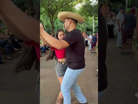 Forró #piseiro #cavalgada #dança #comitivas #danca #dancarinos  #patosdeminas  #cavalgada