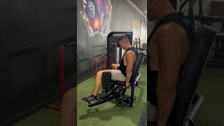 ABDUCCIONES EN MÁQUINA SENTADO