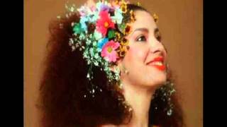 Musik-Video-Miniaturansicht zu Ai, quem me dera Songtext von Clara Nunes