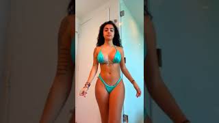 LINDA NOVINHA DANÇANDO DE BIQUINE  #short#linda#maravilhosa #youtube