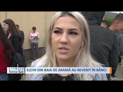ELEVII DIN BAIA DE ARAMĂ AU REVENIT ÎN BĂNCI