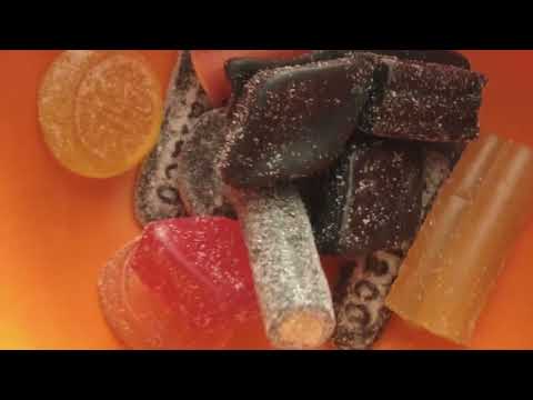 MongoTV_8321 - SPISER SKÅL FLÆSKESVÆR OG SLIK TORSDAG AFTEN