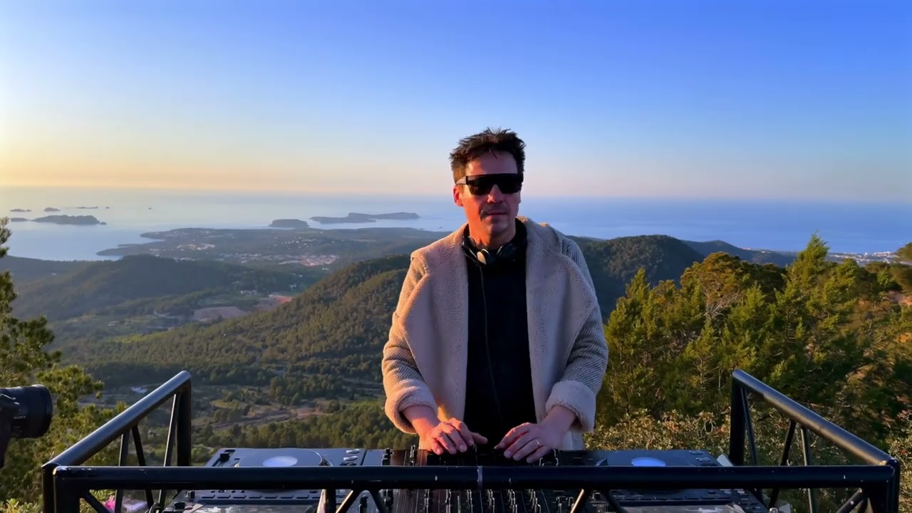 PREMIERE: Alfonso Ares - Ibiza