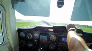 preview picture of video 'Cessna 152 soft field T/O & landings'