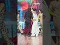 The Moment Deepika Kissed Shah Rukh Khan At Jawan Meet