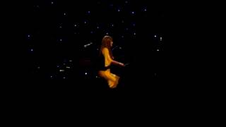 Tori Amos - Girl Disappearing (live)