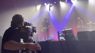 Midnight Oil - Used And Abused (live)