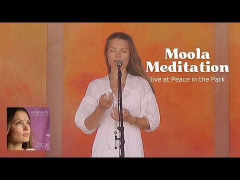 Sudha sings the Moola Mantra at Peace in the Park, Oxford