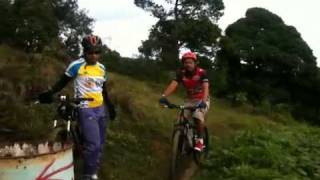 preview picture of video 'video1.mov: 2009 Kulim MTB Expkoration original trail re...'