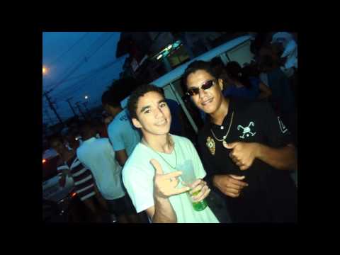MC FININHO E JUNINHO - EU SOU PEGADA MLK.wmv