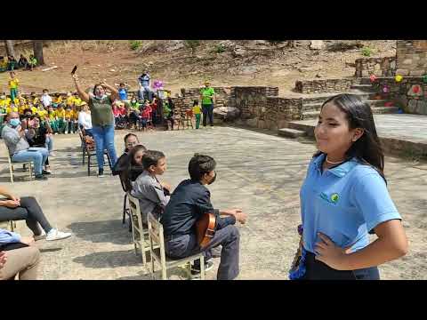 Pasarela  en Uniforme