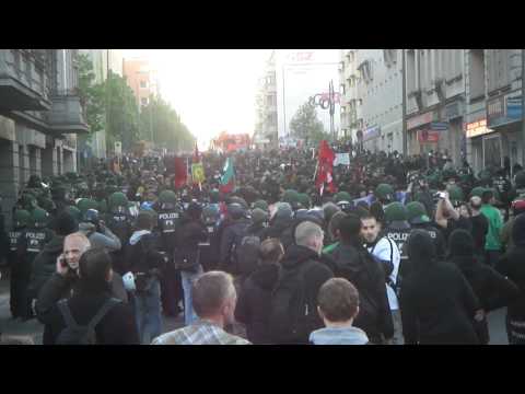 Rumble in Neukölln: Polizei stoppt Revolutionäre 1. Mai-Demo 2011 in Berlin